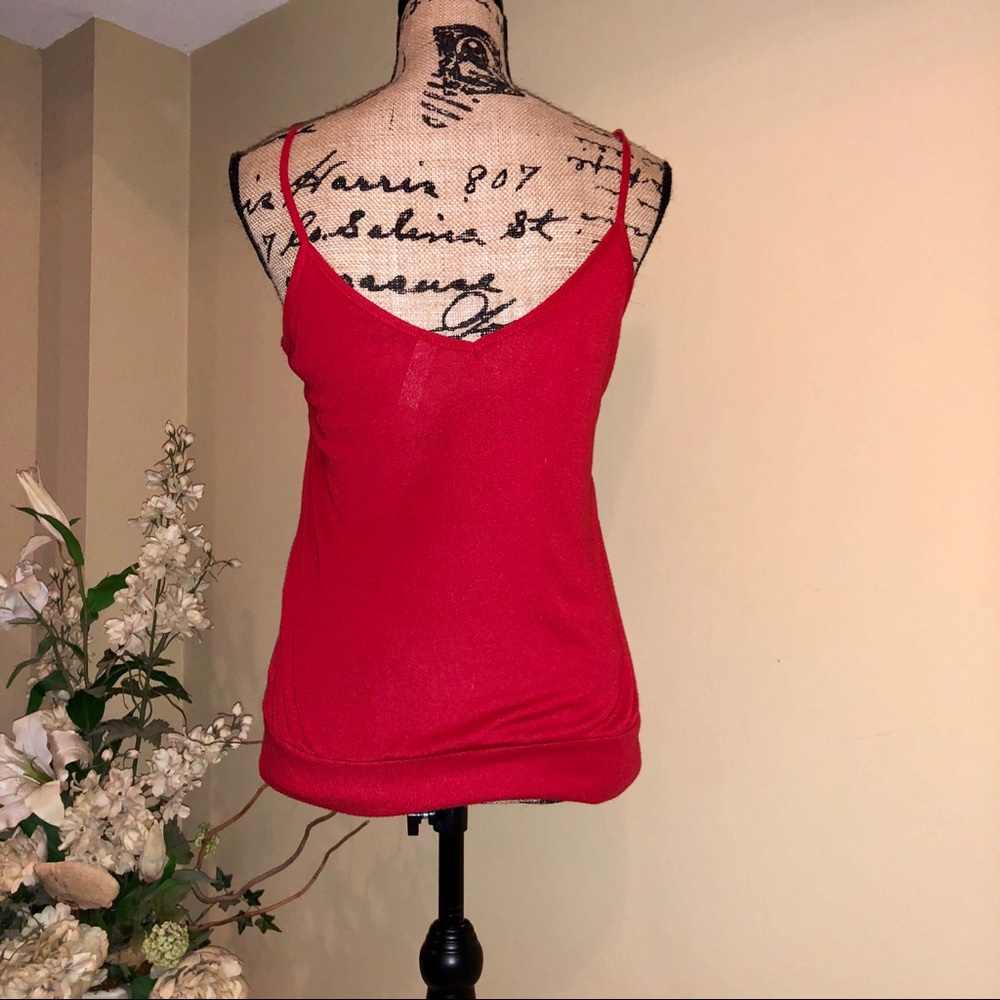 ~Ophelia~ Red v-neck tank top. Size M. - Picture 4 of 5